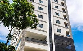 Flat lindo com piscina e linda vista da cidade